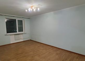 Сдаю 3-ком. квартиру, 90 м2, Черкесск, улица Космонавтов, 48