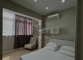 Сдаю в аренду однокомнатную квартиру, 32 м2, Сочи, микрорайон Приморье, улица Есауленко, 4/6