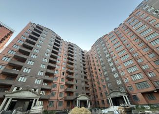 Продается 2-ком. квартира, 83 м2, Дагестан, улица Ирчи Казака, 111А