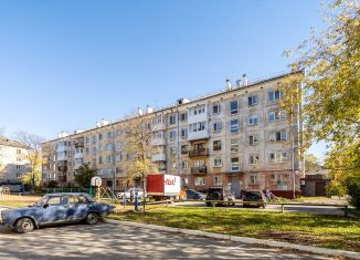 Продам 2-ком. квартиру, 43.4 м2, Пермь, Кировский район, улица Адмирала Нахимова, 10