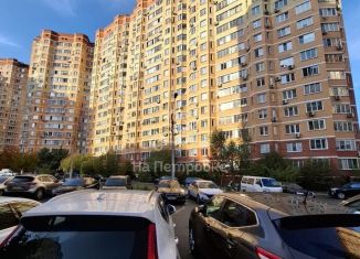 Продам 2-ком. квартиру, 68.8 м2, Москва, 3-й микрорайон, 6