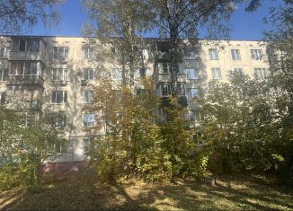 Продается 2-ком. квартира, 37 м2, Дедовск, улица Ленина, 1