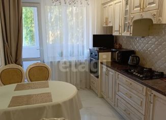 Продажа 3-ком. квартиры, 106 м2, Калининград, Озёрная улица, 34