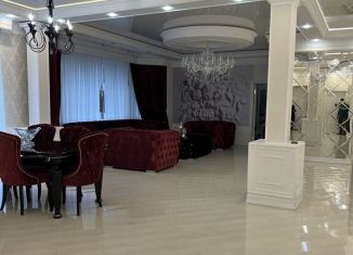 Продам 4-комнатную квартиру, 210 м2, Нальчик, улица Кешокова, 77