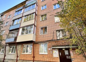 Продам 2-комнатную квартиру, 47 м2, Ижевск, улица Ворошилова, 31, Устиновский район