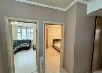 Трехкомнатная квартира в аренду, 60 м2, Люберцы, проспект Гагарина, 12