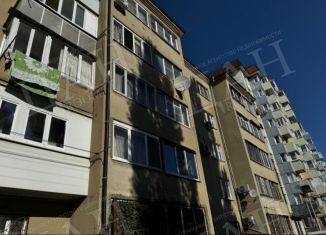 Продам 3-комнатную квартиру, 65 м2, Пятигорск, улица Ермолова, 14/5