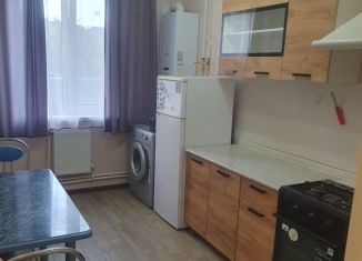 Аренда двухкомнатной квартиры, 50 м2, Крымск, Тепличная улица, 9А