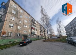 Продается 1-комнатная квартира, 33 м2, Качканар, микрорайон 6А, 3