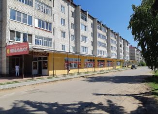 Продам торговую площадь, 381.5 м2, Чувашия, улица 50 лет Октября, 86