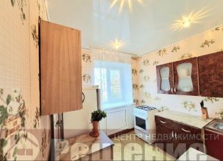 Продаю 2-ком. квартиру, 44 м2, Копейск, улица Калинина, 3