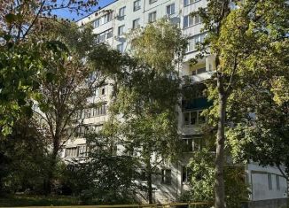 Продается трехкомнатная квартира, 60 м2, Самара, улица Челюскинцев, 17, метро Российская