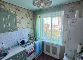 Продажа 3-комнатной квартиры, 63 м2, Еманжелинск, улица Гагарина, 4