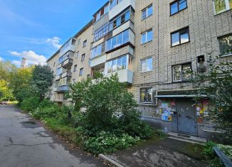 Продам трехкомнатную квартиру, 61 м2, Екатеринбург, метро Ботаническая, Вишнёвая улица, 32