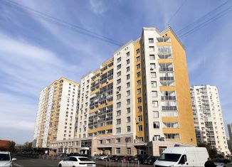 Продаю 2-ком. квартиру, 71.1 м2, Екатеринбург, улица Сурикова, 53, метро Геологическая