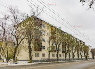 Продам 2-ком. квартиру, 43 м2, Екатеринбург, метро Уралмаш, улица 40-летия Октября, 13