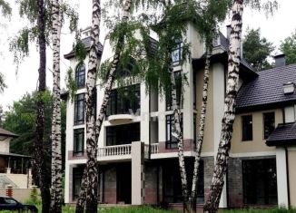 Продается дом, 960 м2, деревня Столбово