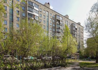 Продам 2-ком. квартиру, 41.3 м2, Новосибирск, метро Площадь Гарина-Михайловского, улица Челюскинцев, 44