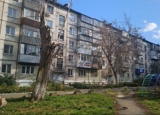 Сдаю в аренду 2-ком. квартиру, 45 м2, Челябинск, улица Кирова, 9к3