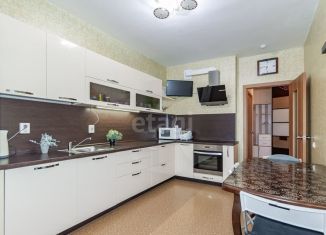 Продается 3-комнатная квартира, 79.6 м2, Екатеринбург, метро Чкаловская, улица Павла Шаманова, 60