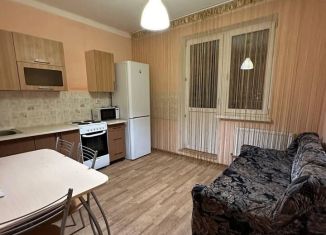 Сдаю 1-ком. квартиру, 50 м2, Ростовская область, улица Зорге, 11