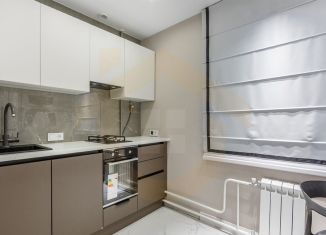 Продам 3-ком. квартиру, 59 м2, Москва, Винницкая улица, 17, метро Раменки