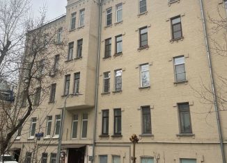 Продам квартиру студию, 19.2 м2, Москва, улица Земляной Вал, 65, метро Марксистская