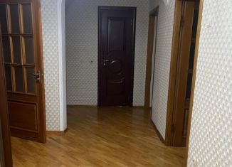 Сдается в аренду 3-ком. квартира, 70 м2, Дагестан, улица Шамсулы Алиева, 7Б