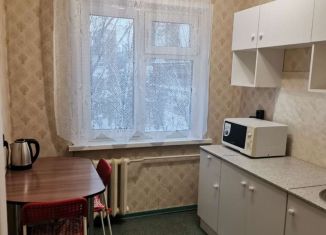 Сдам 2-ком. квартиру, 45 м2, Новосибирск, улица Кошурникова, 27, Дзержинский район