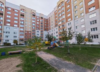 Продажа 2-комнатной квартиры, 65 м2, Великий Новгород, улица Кочетова, 30к4