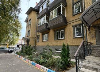 Продается 1-ком. квартира, 38 м2, Курск, Рябиновая улица, 8Б