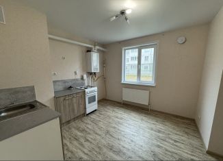 Продам 1-ком. квартиру, 33 м2, деревня Куюки, улица 21-й Квартал, 6