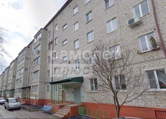 Трехкомнатная квартира на продажу, 60 м2, Армавир, улица Каспарова, 1