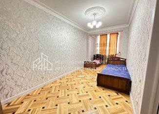 Продам 2-ком. квартиру, 74 м2, Махачкала, Магарамкентская улица, 9