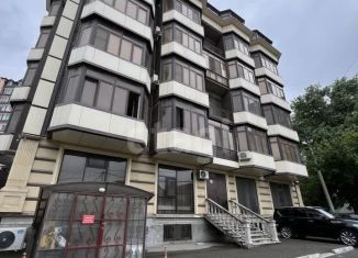 Продаю 3-комнатную квартиру, 118 м2, Дагестан, улица Крылова, 38А