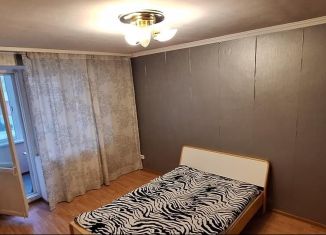 Сдам 3-ком. квартиру, 85 м2, Екатеринбург, улица Токарей, 24, метро Геологическая