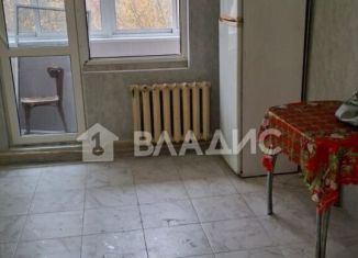 Сдам в аренду 1-ком. квартиру, 40 м2, Владимир, улица Комиссарова, 59