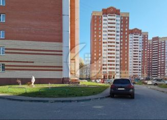 Двухкомнатная квартира на продажу, 62.2 м2, Дмитров, 2-я Комсомольская улица, 16к2