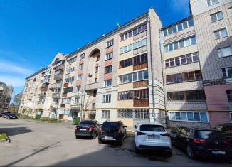 Продажа 2-комнатной квартиры, 75.5 м2, Киров, Казанская улица, 31