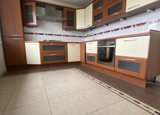 Продам 3-ком. квартиру, 92 м2, Самара, Красноглинский район, улица Парижской Коммуны, 21