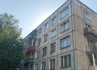 Продам 3-ком. квартиру, 56 м2, Санкт-Петербург, Софийская улица, 39к2, метро Бухарестская