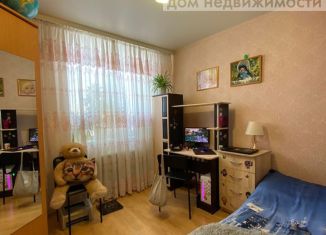 Продаю 2-комнатную квартиру, 42 м2, Алапаевск, улица Братьев Останиных, 12