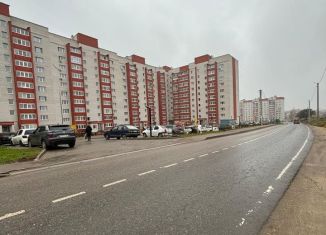 Продам 3-ком. квартиру, 82 м2, Смоленск, Ленинский район, Ипподромный проезд, 7