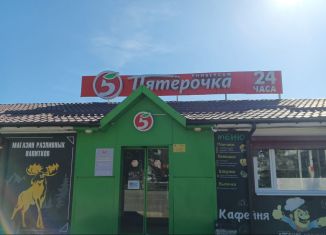 Сдаю в аренду торговую площадь, 30 м2, Конаково, проспект Ленина, 16