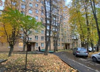 Продам трехкомнатную квартиру, 56 м2, Москва, улица Василисы Кожиной, 8к3, метро Филёвский парк