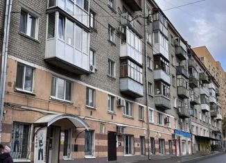 Продается двухкомнатная квартира, 42.5 м2, Саратов, улица имени И.В. Мичурина, 170/21, Волжский район