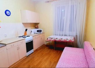 Сдача в аренду 1-ком. квартиры, 40 м2, Екатеринбург, улица Краснолесья, 137, Академический район