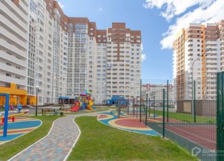 Продается 2-ком. квартира, 71.1 м2, Брянская область, улица имени А.Ф. Войстроченко, 2