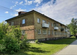 Продается однокомнатная квартира, 32 м2, поселок городского типа Малышева, улица Тимирязева, 17