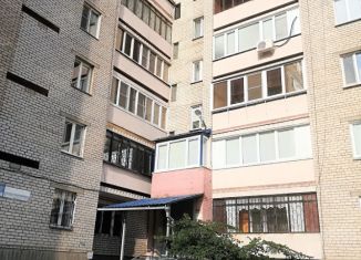 Продается 4-комнатная квартира, 72 м2, Челябинск, улица Цвиллинга, 88А